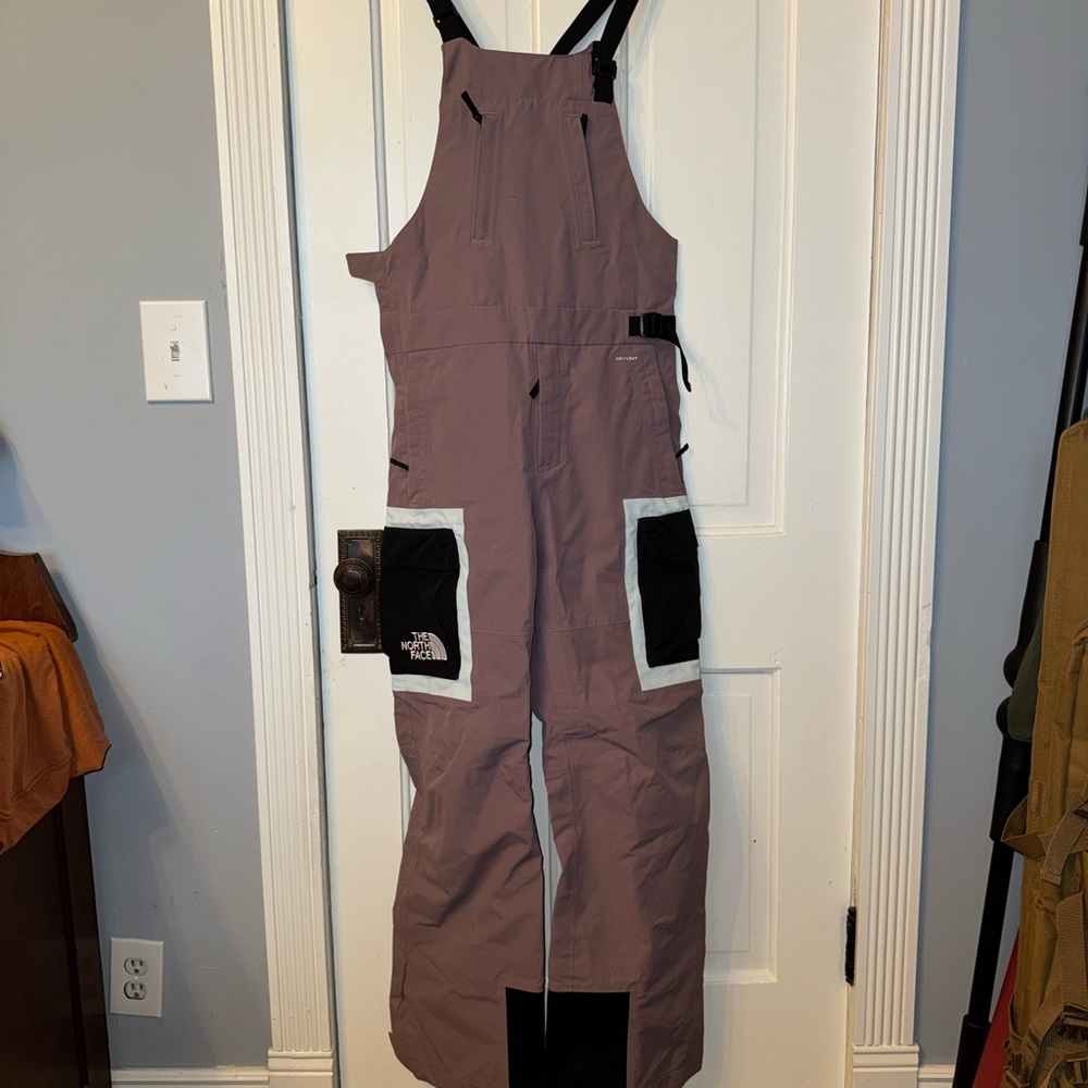 The North Face brand new with tags men’s ski jacket and bibs small - Picture 7 of 10